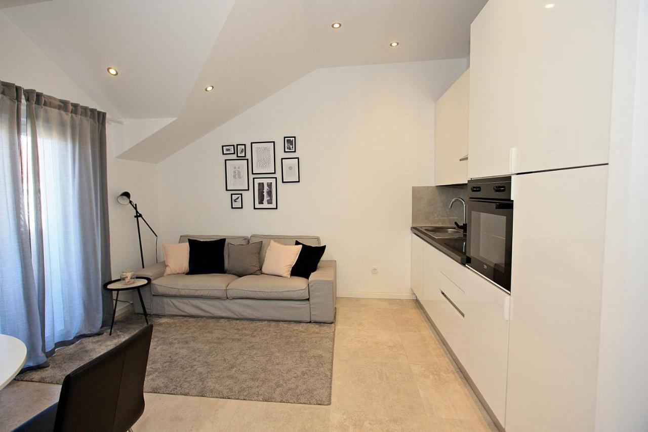Apartman Ivana Supetar Ngoại thất bức ảnh