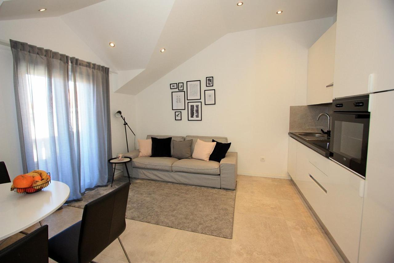 Apartman Ivana Supetar Ngoại thất bức ảnh
