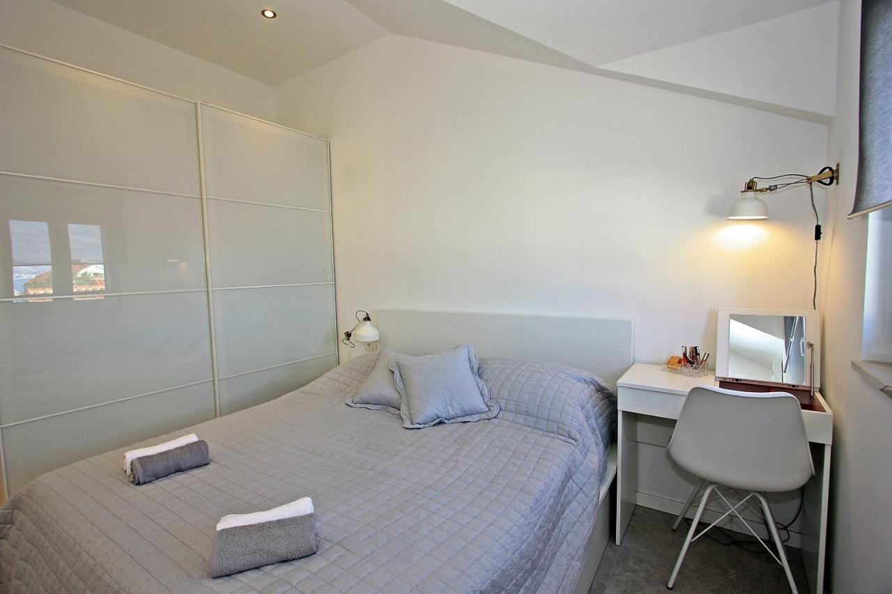 Apartman Ivana Supetar Ngoại thất bức ảnh