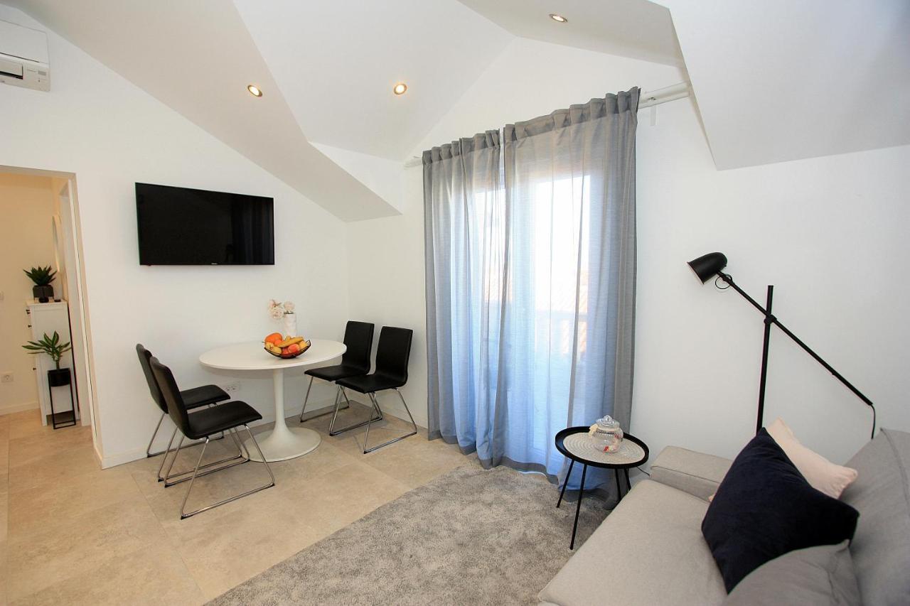 Apartman Ivana Supetar Ngoại thất bức ảnh