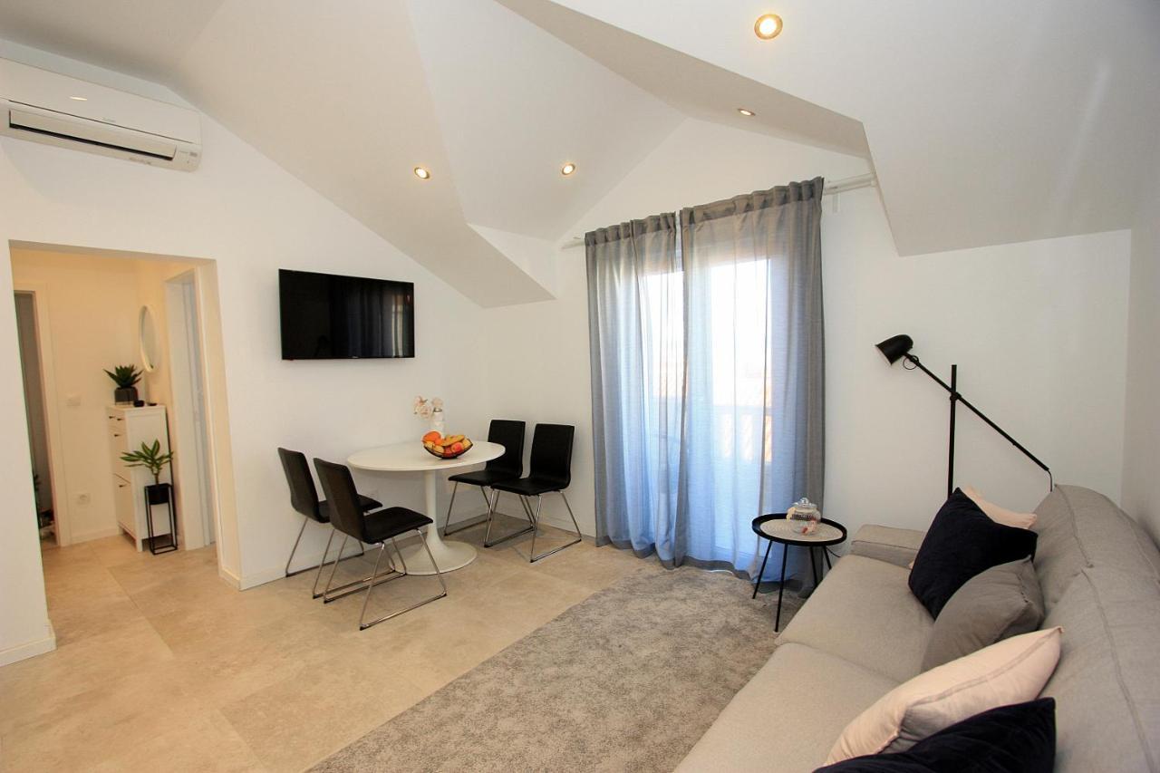 Apartman Ivana Supetar Ngoại thất bức ảnh